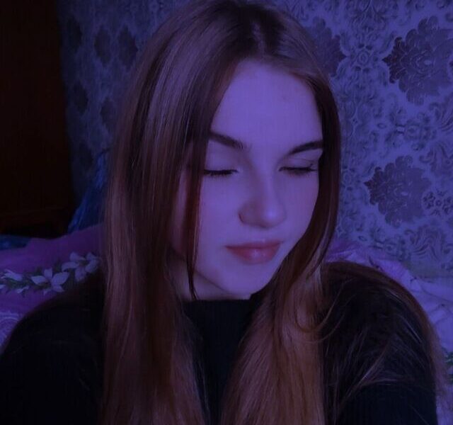 Люблю уют разговоры по душам и немного страсти.