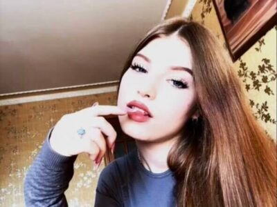 Люблю искренние разговоры, лёгкий флирт.