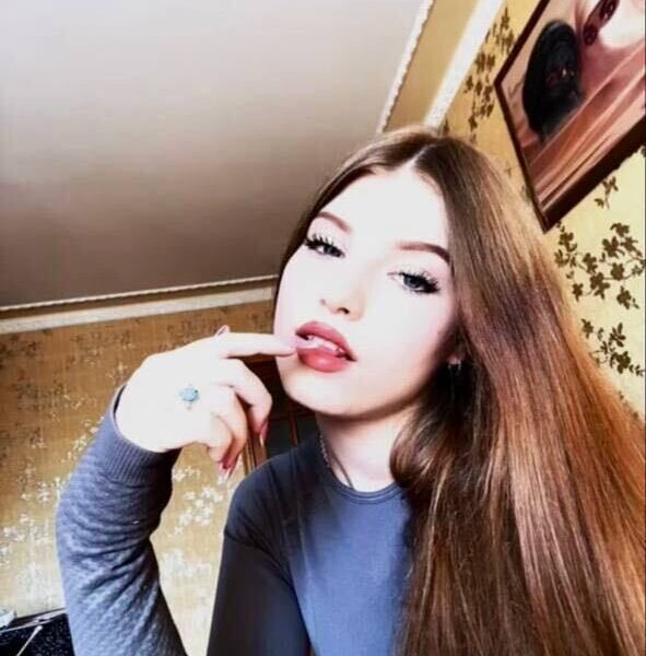 Люблю искренние разговоры, лёгкий флирт.