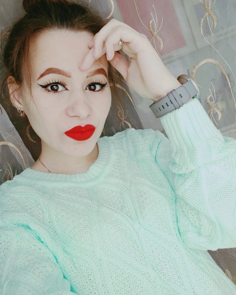 Мої солодкі булочки хочуть відчути тебе,всередині живу, сама є виїзд