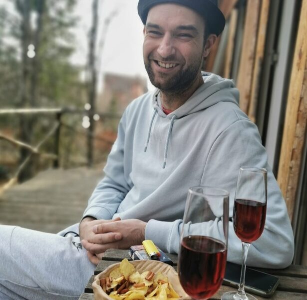 Общаюсь и встречаюсь. Не коммерция