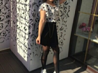 Красивая, приятная брюнетка. Жду твоего сообщения