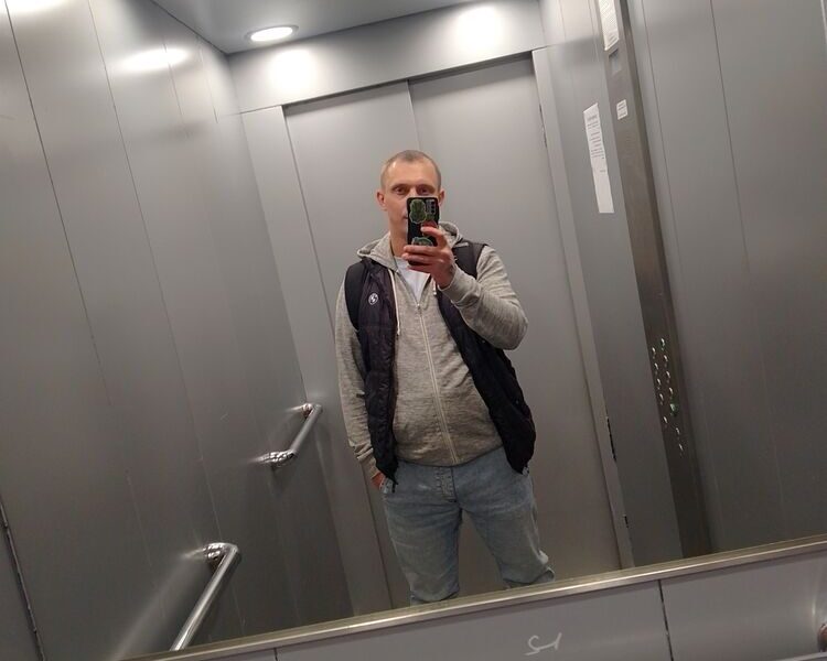 Встречусь с девушкой, чтобы полизать тебя. И поддержу