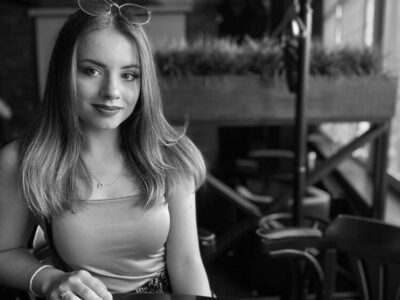 Очаровательная стройная ищет девственника