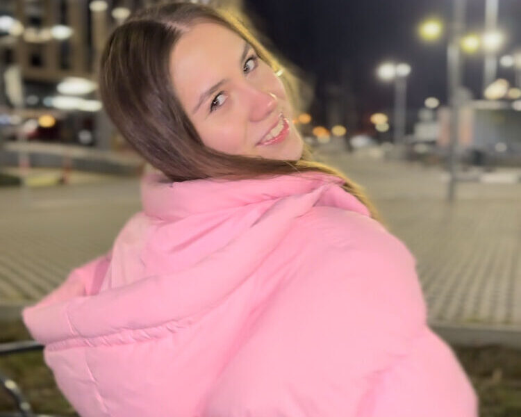 Киев.Девушка познакомится с интересным мужчиной